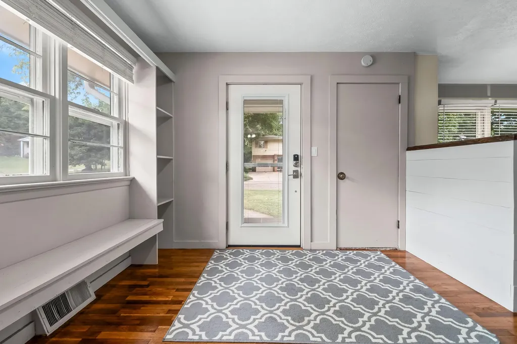 61 Charles Street Hillsdale City MI 49242