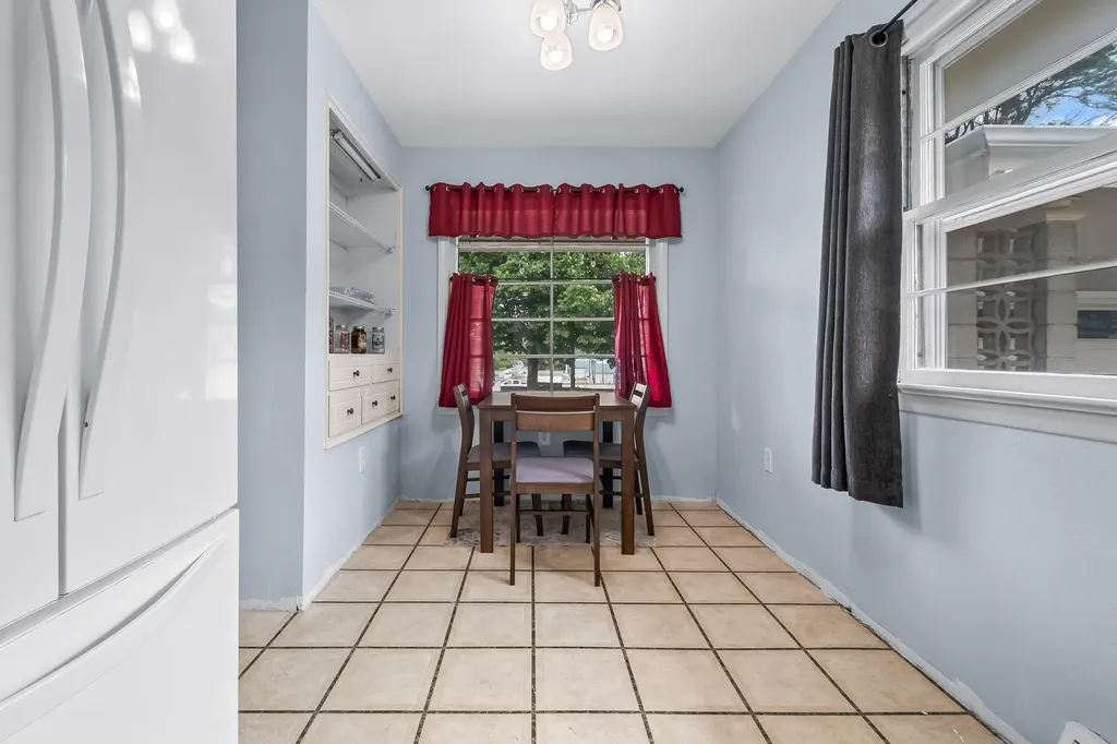 61 Charles Street Hillsdale City MI 49242