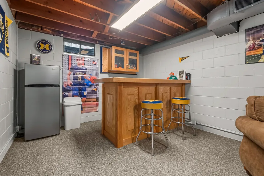 61 Charles Street Hillsdale City MI 49242