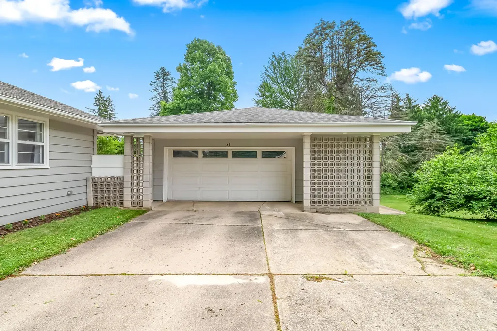 61 Charles Street Hillsdale City MI 49242