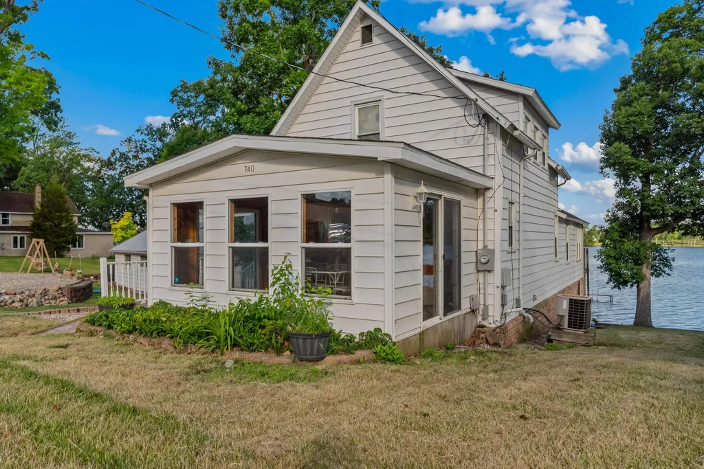 740 N Hawley Drive Girard Township MI 49036