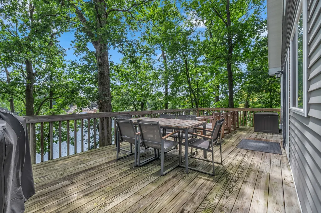 10911 Woodbrook Drive Somerset Township MI 49233