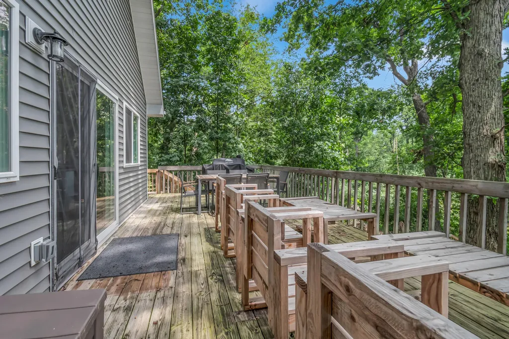 10911 Woodbrook Drive Somerset Township MI 49233