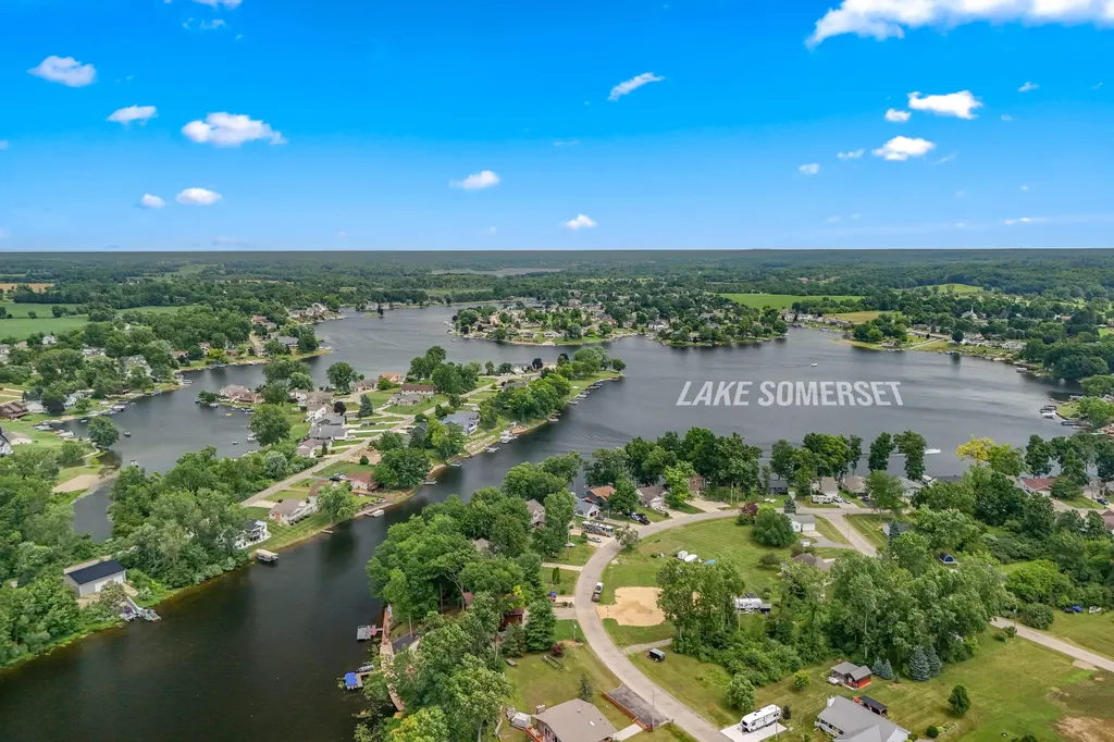 10911 Woodbrook Drive Somerset Township MI 49233