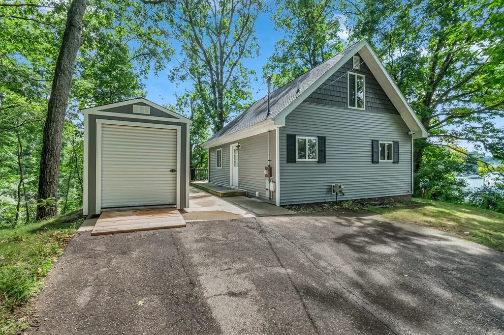 10911 Woodbrook Drive Somerset Township MI 49233