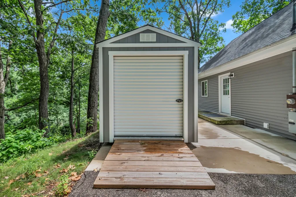 10911 Woodbrook Drive Somerset Township MI 49233