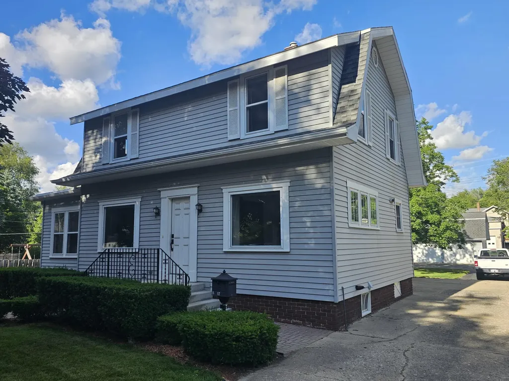 117 S West Hillsdale City MI 49242