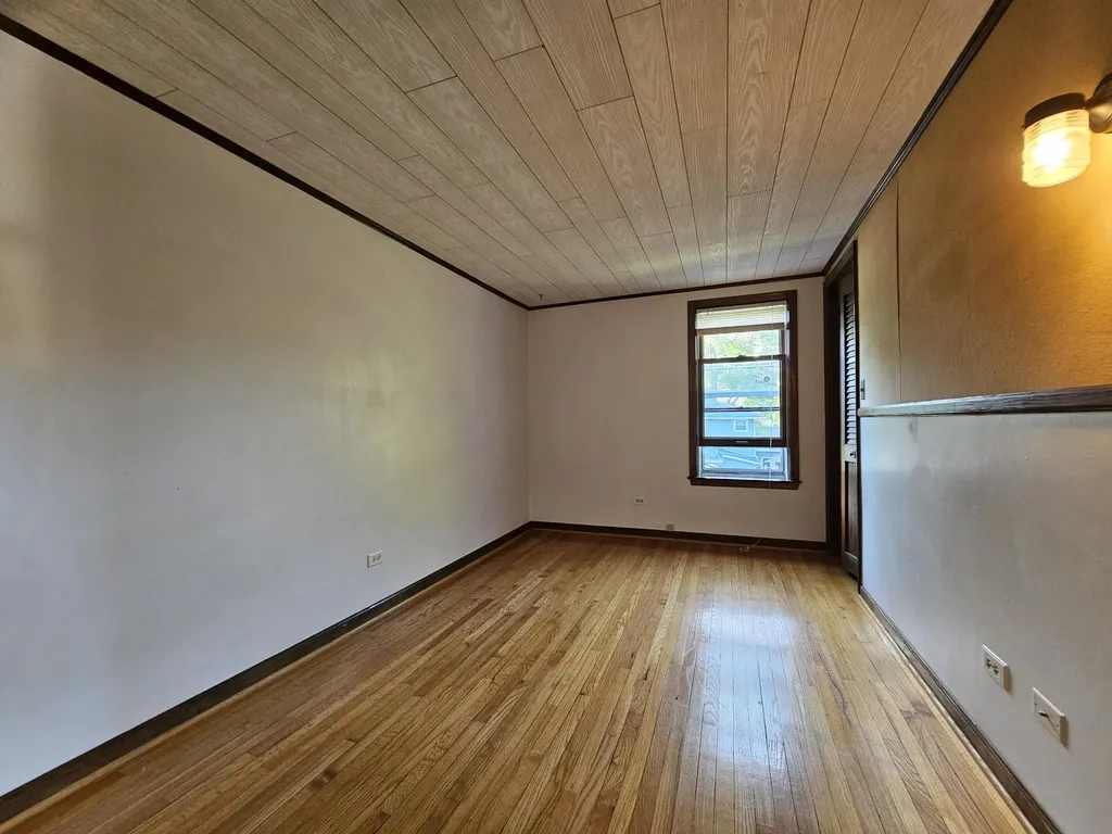 117 S West Hillsdale City MI 49242