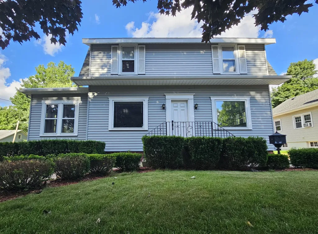 117 S West Hillsdale City MI 49242