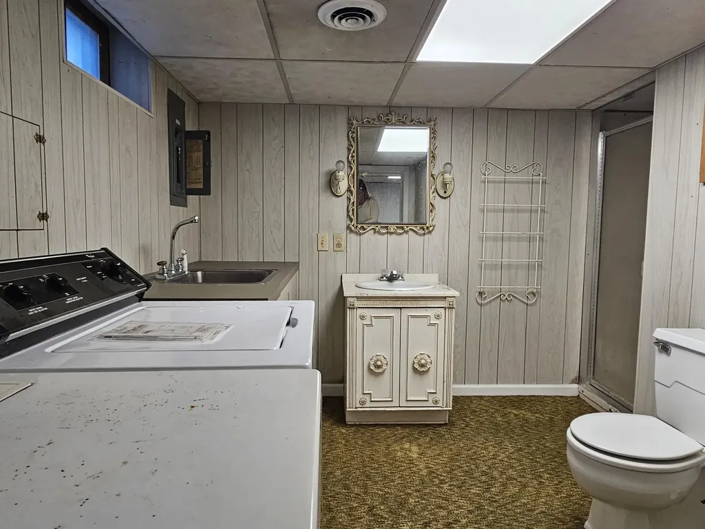 117 S West Hillsdale City MI 49242