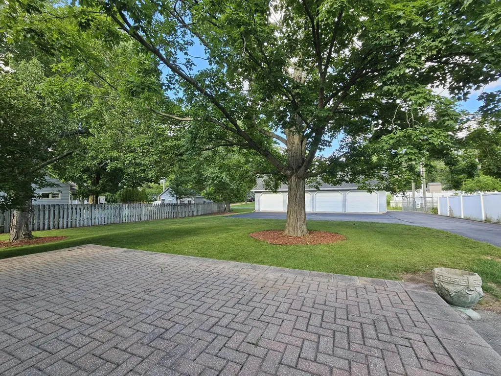 117 S West Hillsdale City MI 49242