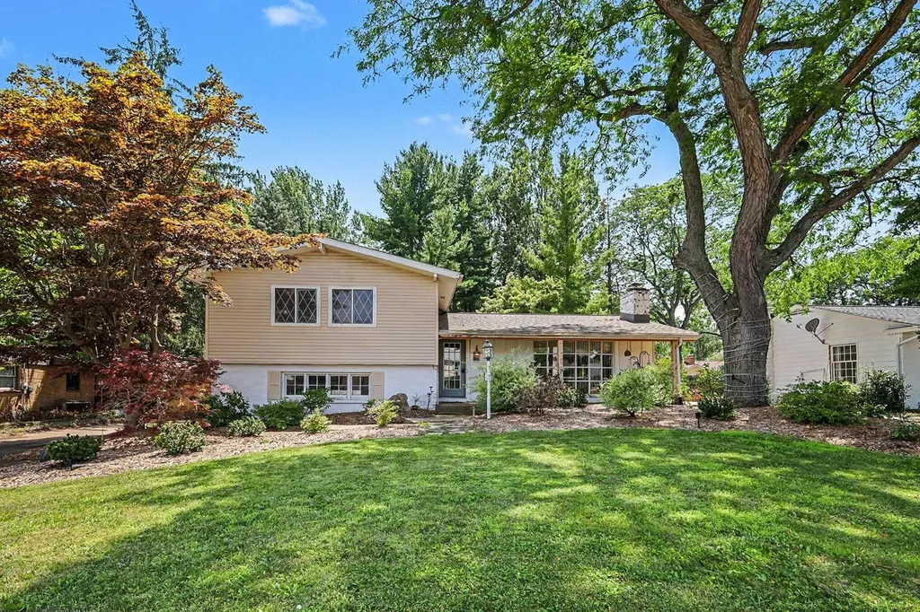 1846 Eastbrook Street SE Grand Rapids City MI 49508