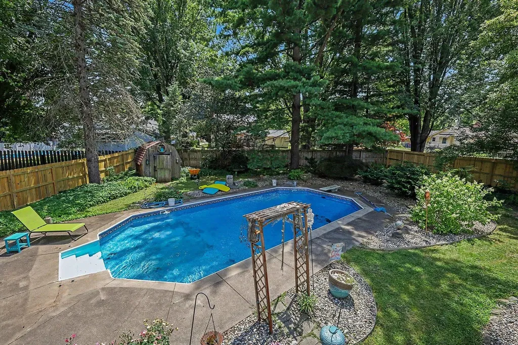 1846 Eastbrook Street SE Grand Rapids City MI 49508