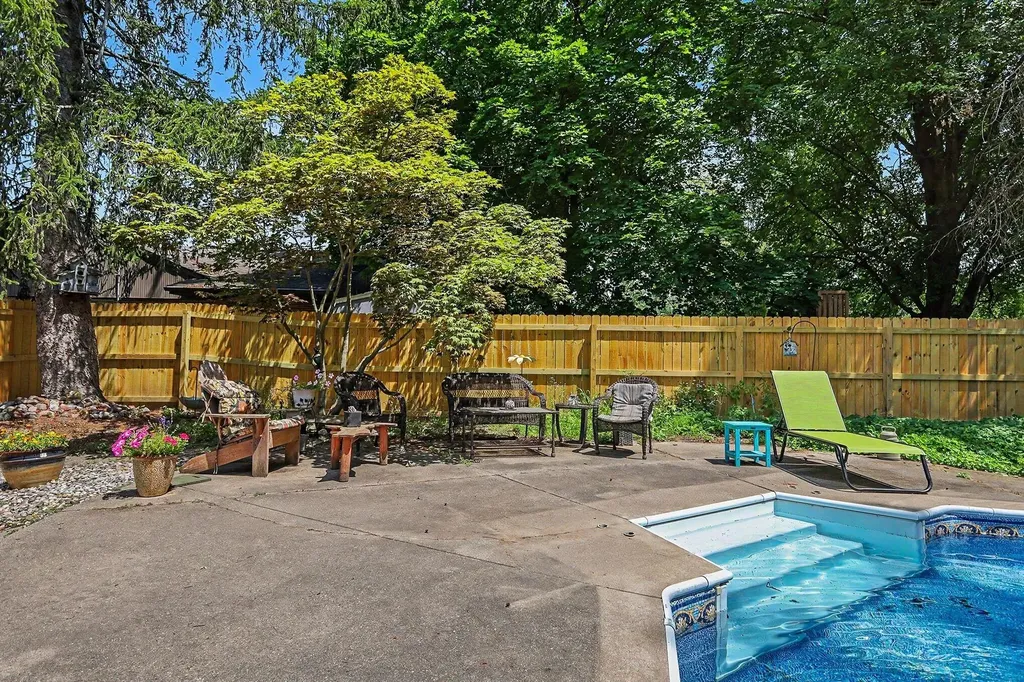 1846 Eastbrook Street SE Grand Rapids City MI 49508