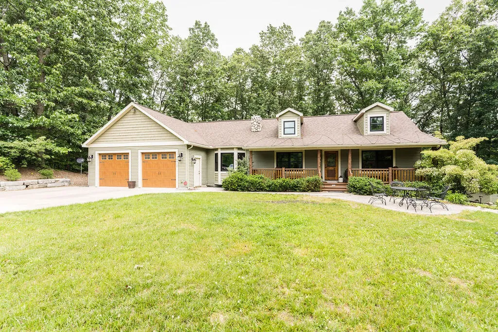 8319 Pine Island Drive NE Plainfield Charter Township MI 49321