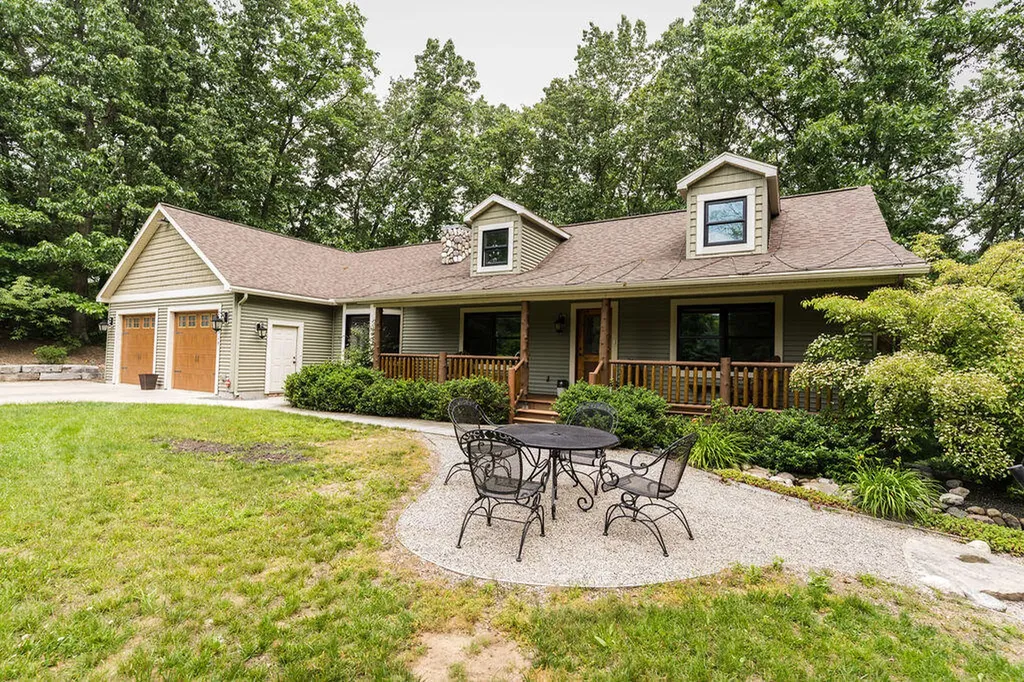 8319 Pine Island Drive NE Plainfield Charter Township MI 49321