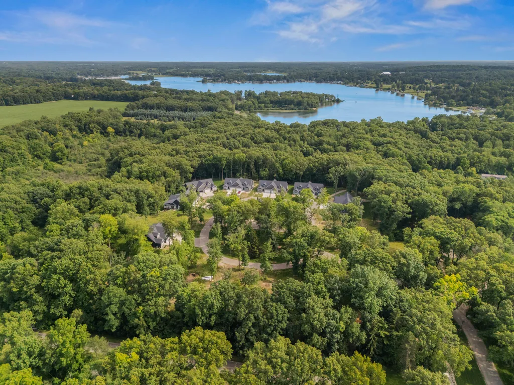 1222 Lochaven Circle Hillsdale Township MI 49242