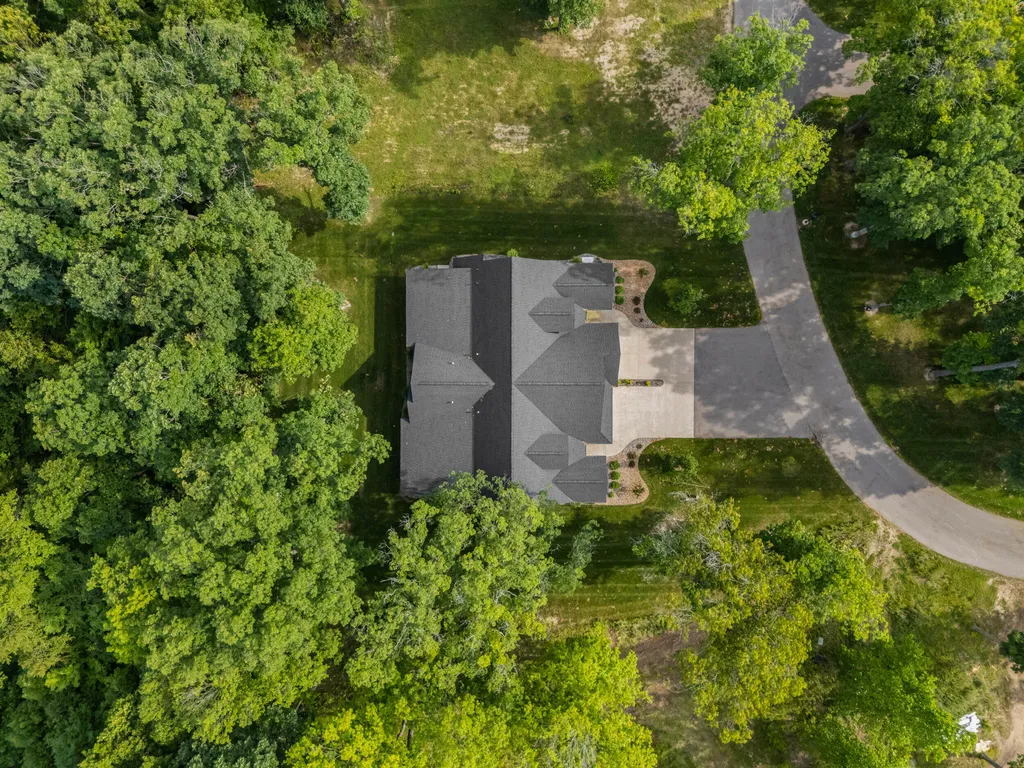 1222 Lochaven Circle Hillsdale Township MI 49242