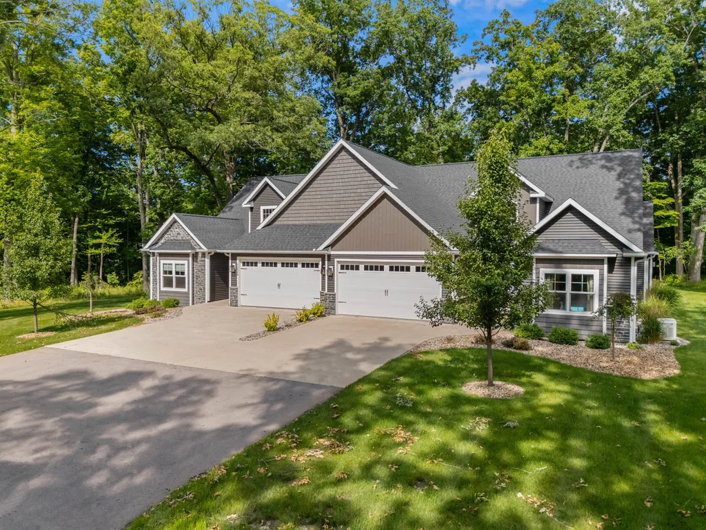 1222 Lochaven Circle Hillsdale Township MI 49242