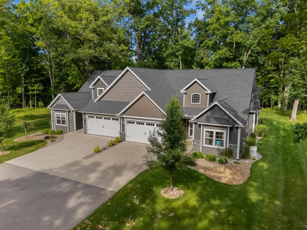 1222 Lochaven Circle Hillsdale Township MI 49242