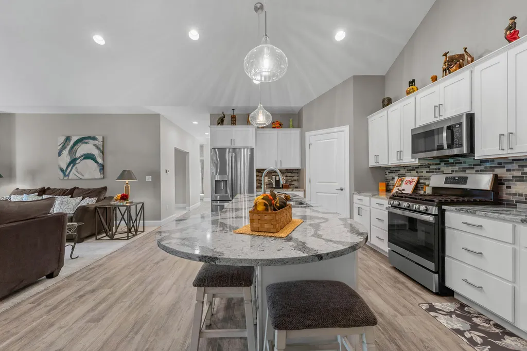 1222 Lochaven Circle Hillsdale Township MI 49242