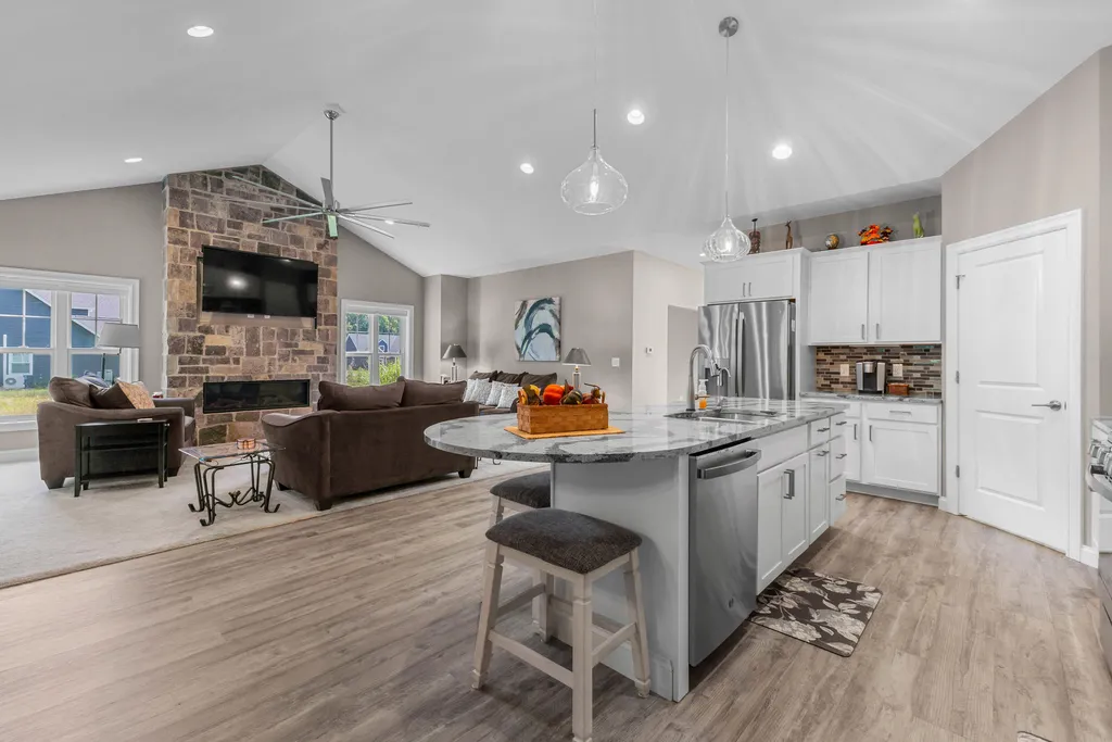 1222 Lochaven Circle Hillsdale Township MI 49242
