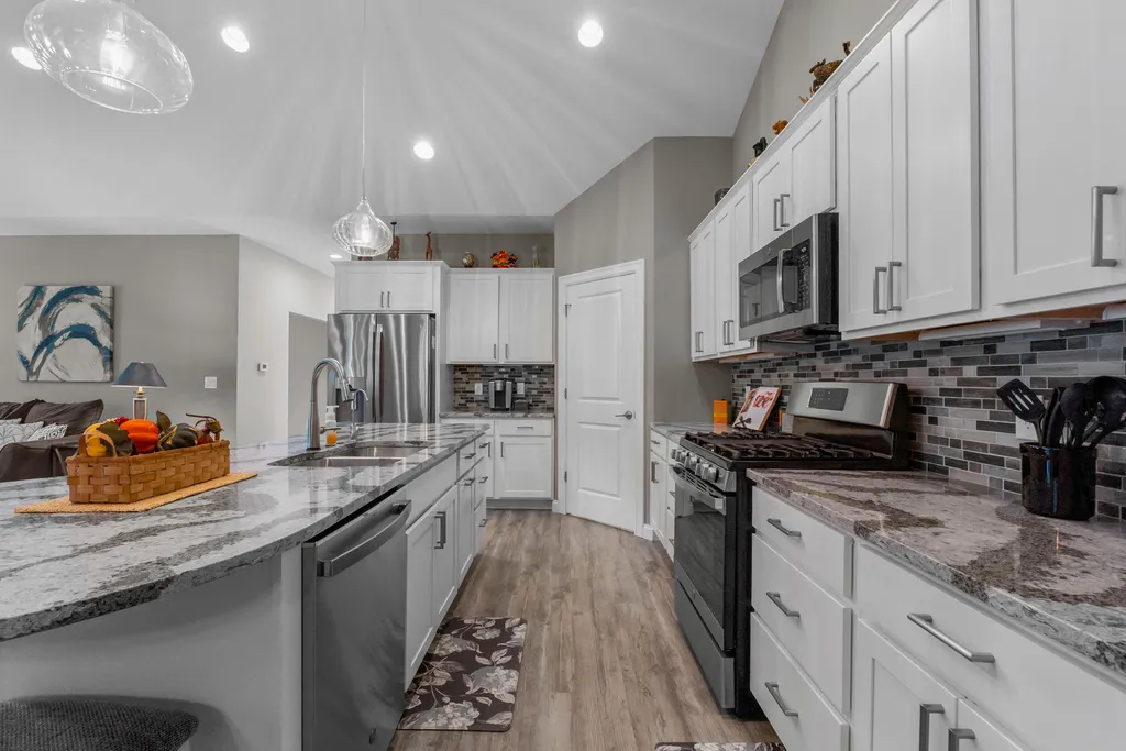 1222 Lochaven Circle Hillsdale Township MI 49242
