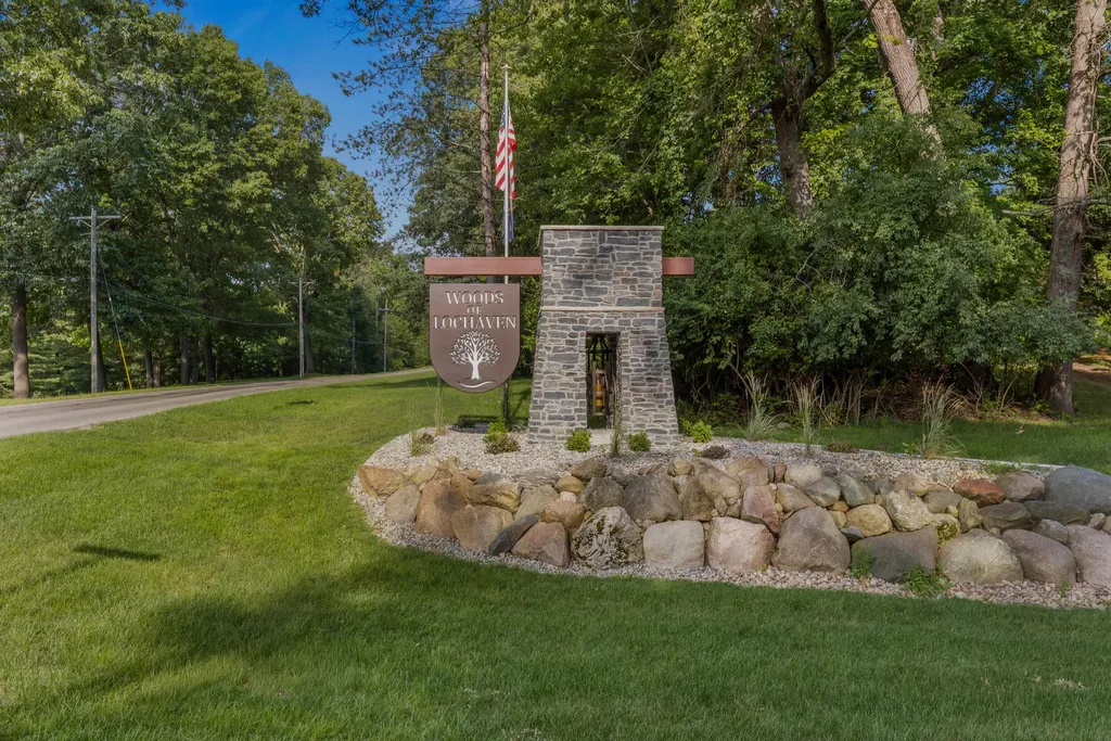 1222 Lochaven Circle Hillsdale Township MI 49242