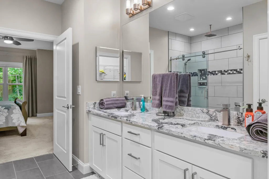1222 Lochaven Circle Hillsdale Township MI 49242