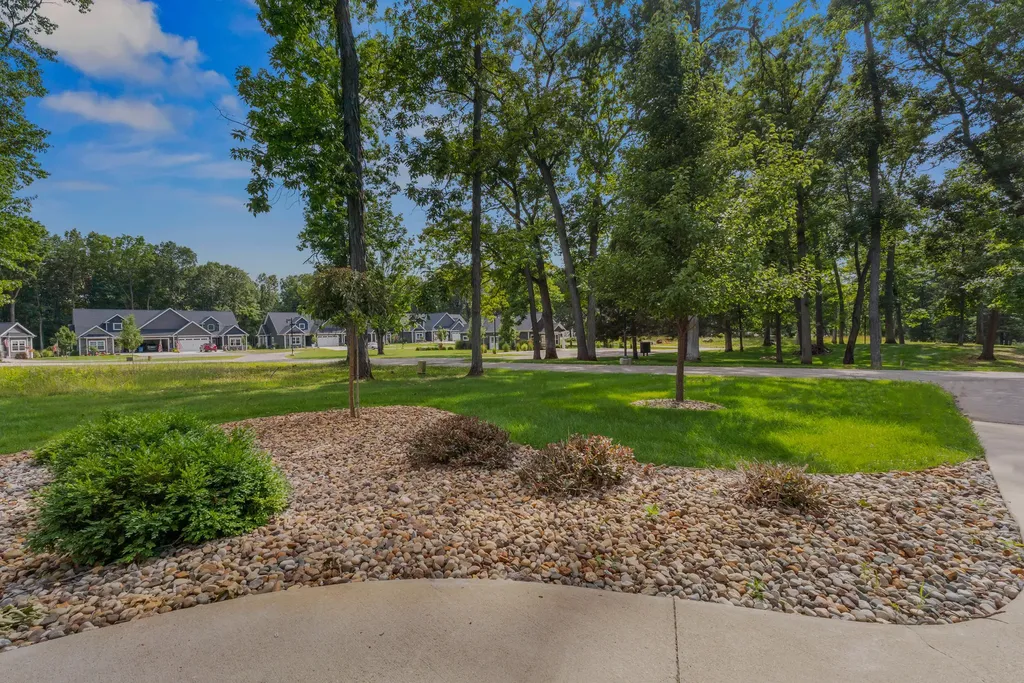 1222 Lochaven Circle Hillsdale Township MI 49242