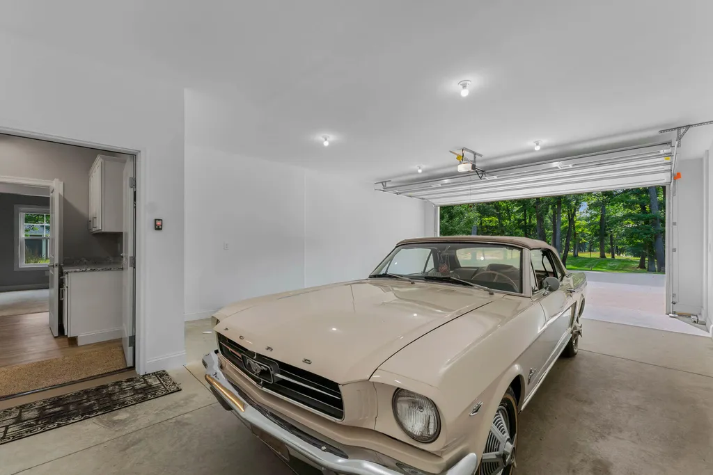 1222 Lochaven Circle Hillsdale Township MI 49242