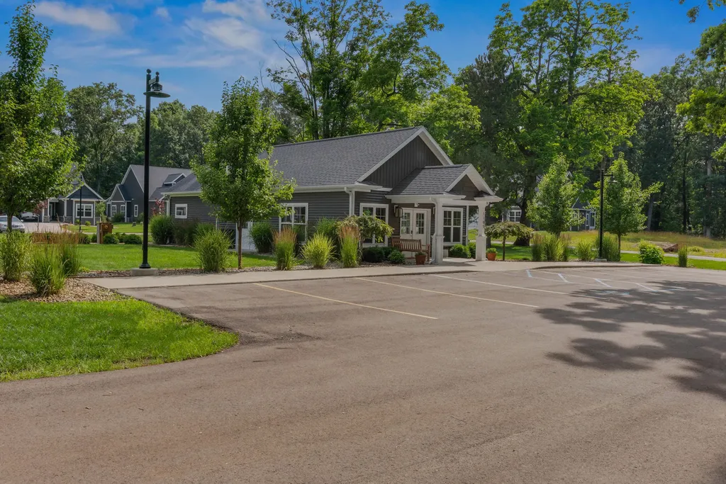 1222 Lochaven Circle Hillsdale Township MI 49242