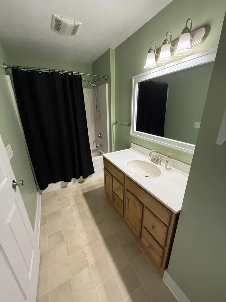 35 E 20th Street Holland City MI 49423