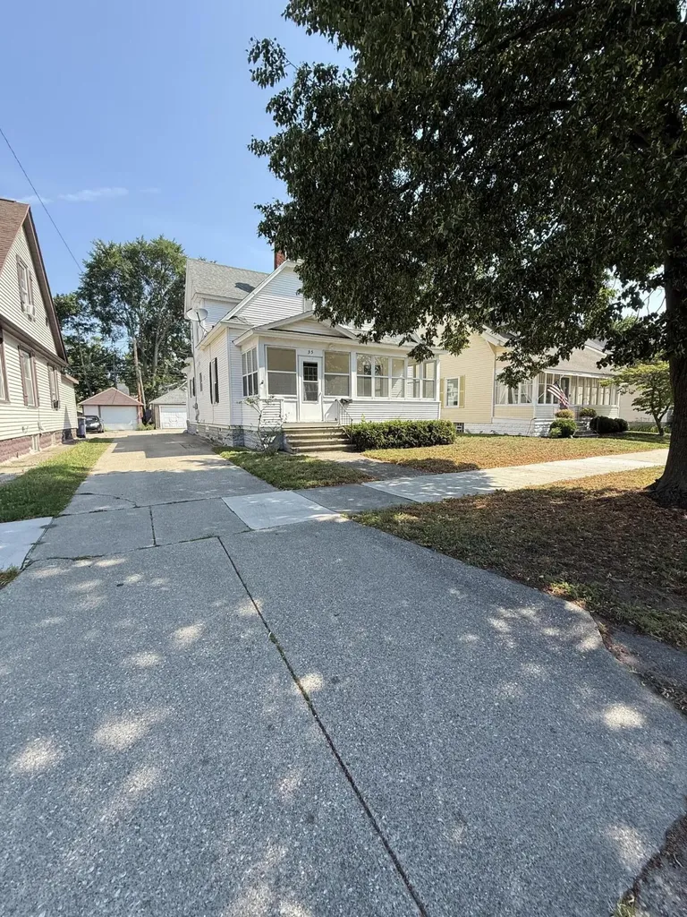 35 E 20th Street Holland City MI 49423