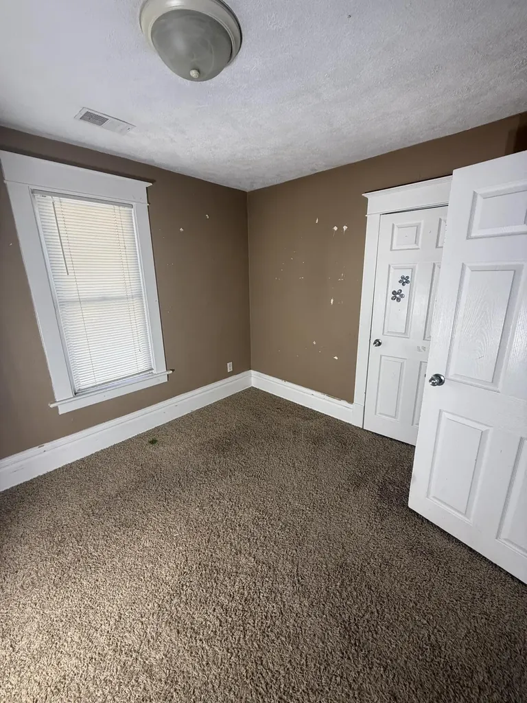 35 E 20th Street Holland City MI 49423