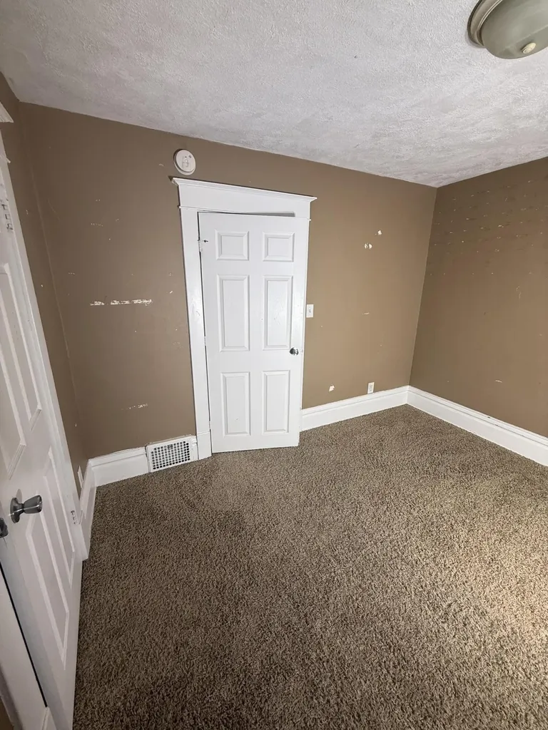 35 E 20th Street Holland City MI 49423