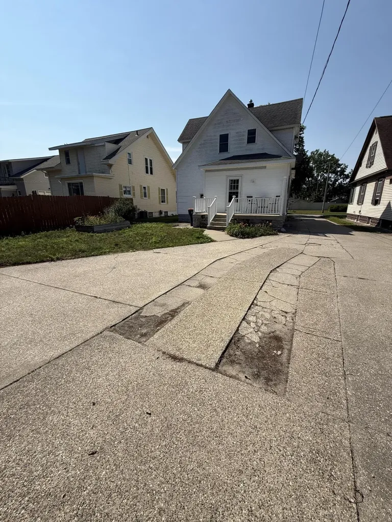 35 E 20th Street Holland City MI 49423