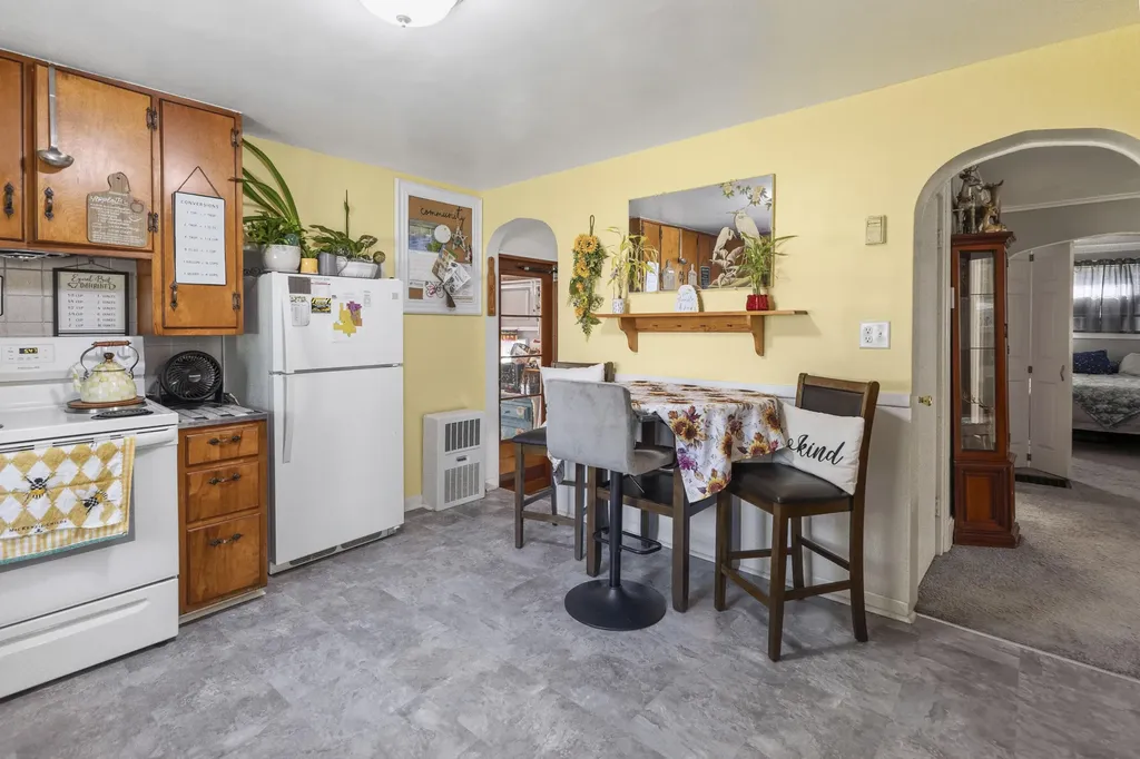 411 East Street Jonesville City MI 49250
