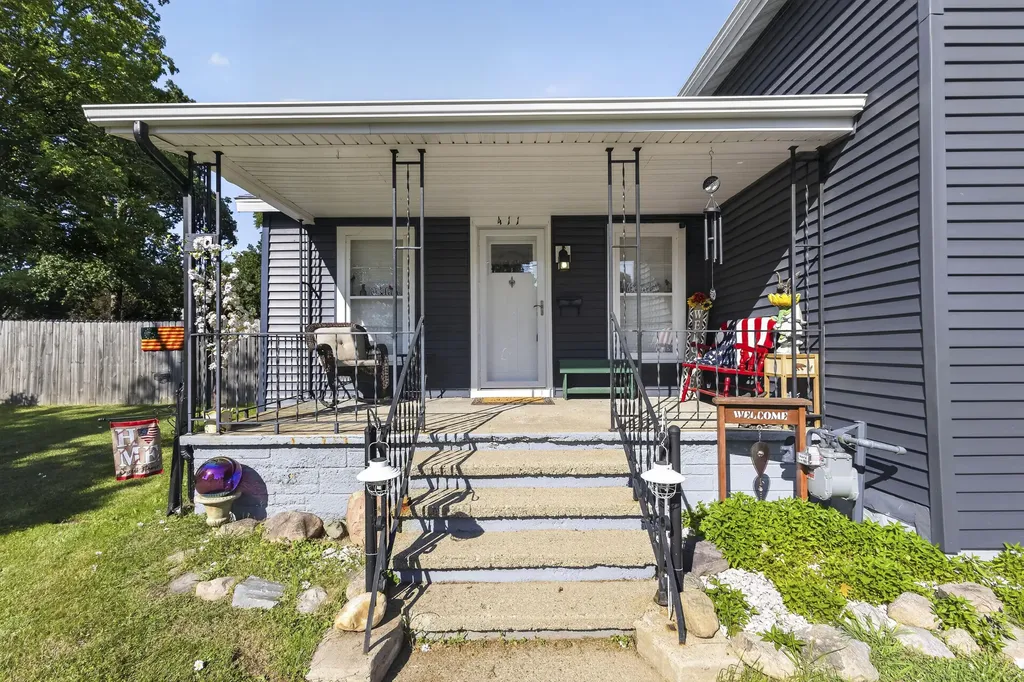 411 East Street Jonesville City MI 49250