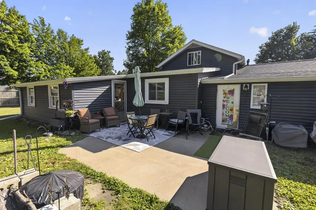 411 East Street Jonesville City MI 49250
