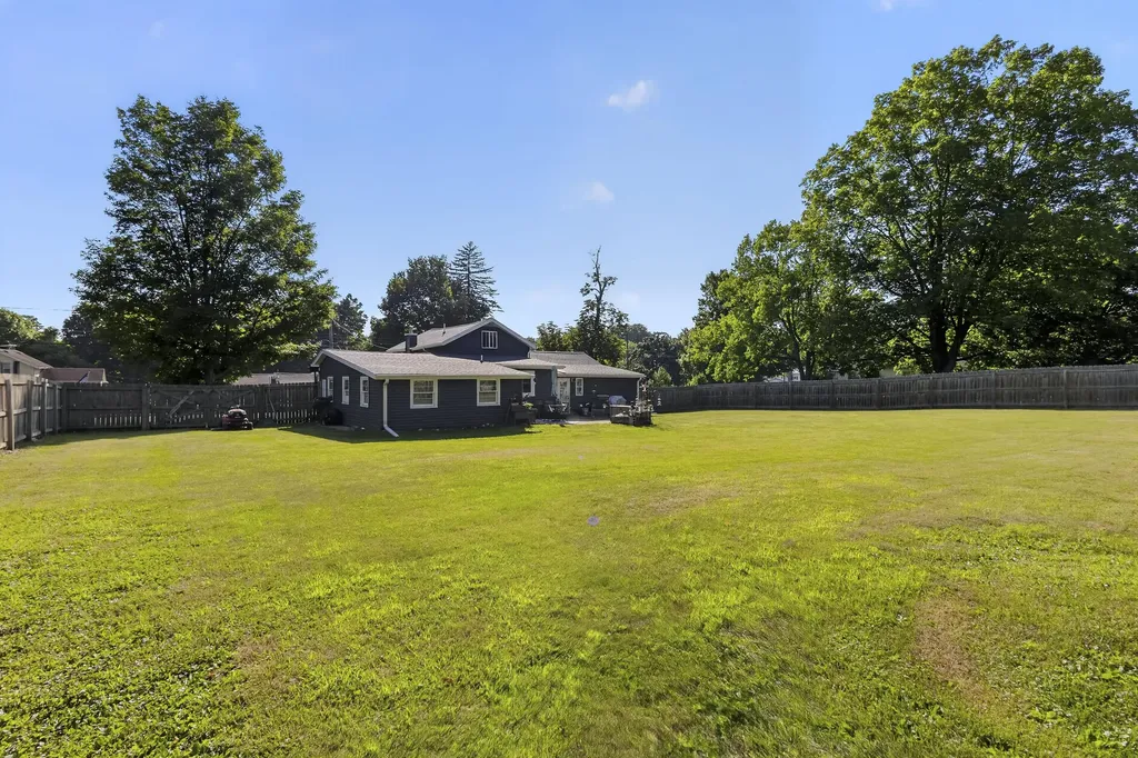 411 East Street Jonesville City MI 49250