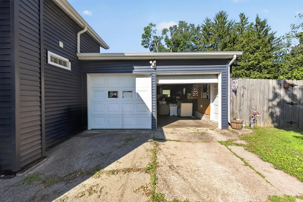411 East Street Jonesville City MI 49250