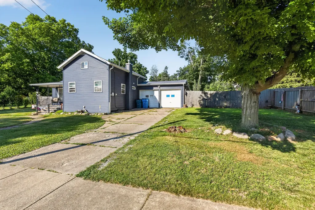 411 East Street Jonesville City MI 49250