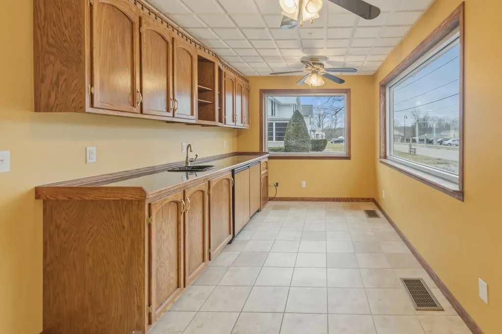 214 South Street Jonesville City MI 49250