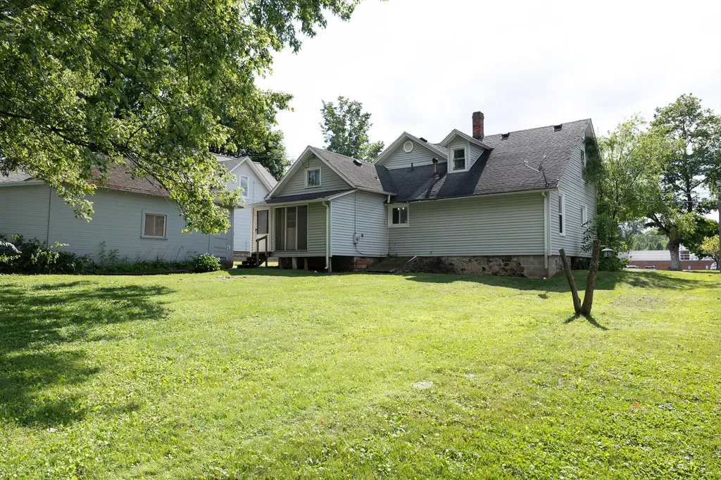175 S Howell Street Hillsdale City MI 49242