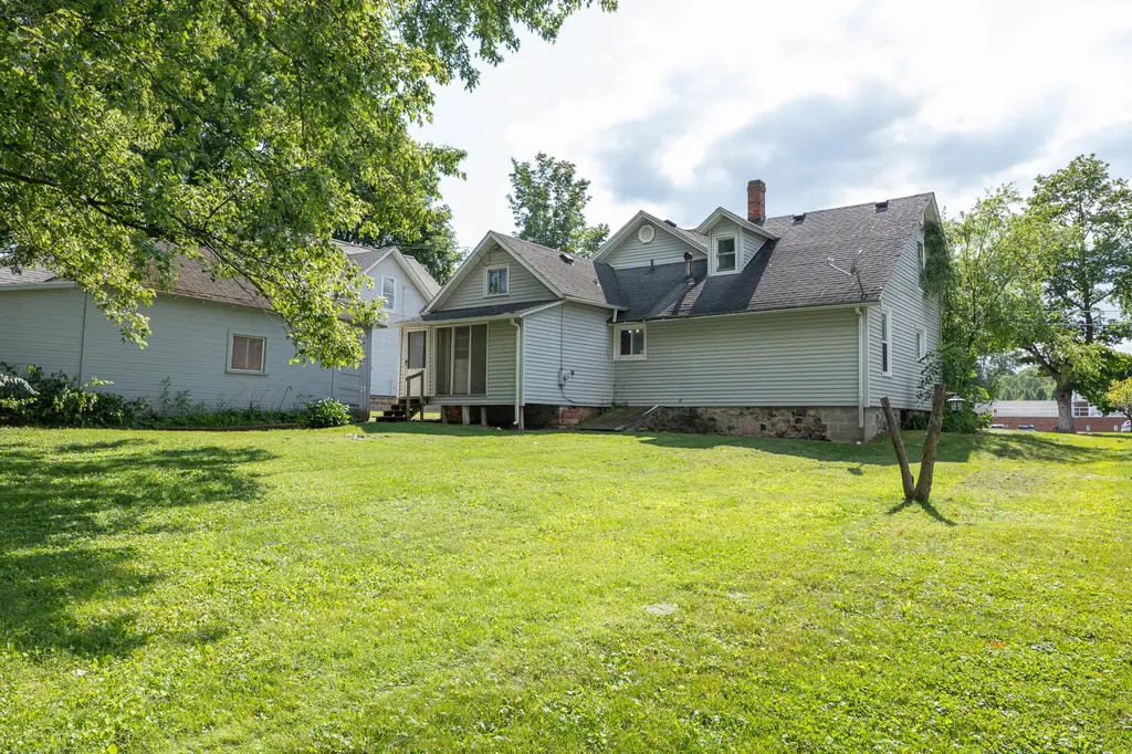 175 S Howell Street Hillsdale City MI 49242