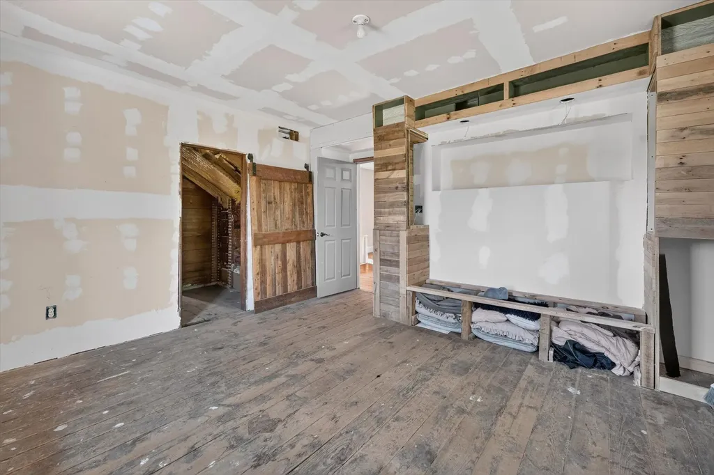 500 23 Mile Road Clarendon Township MI 49245