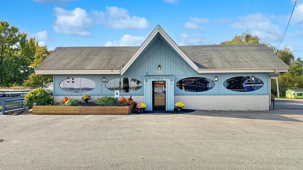 2403 Sunnyside Drive Cadillac City MI 49601