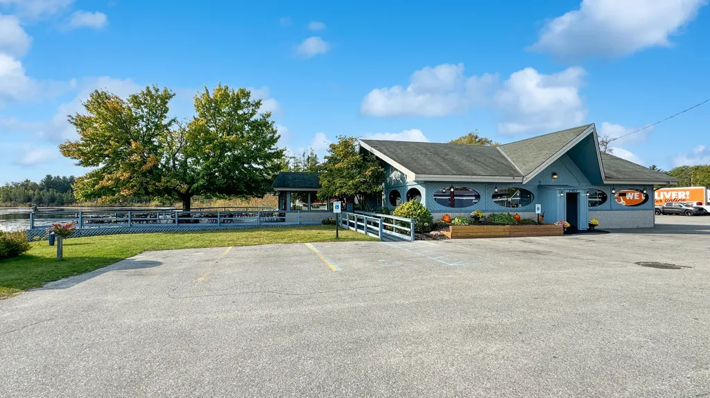 2403 Sunnyside Drive Cadillac City MI 49601