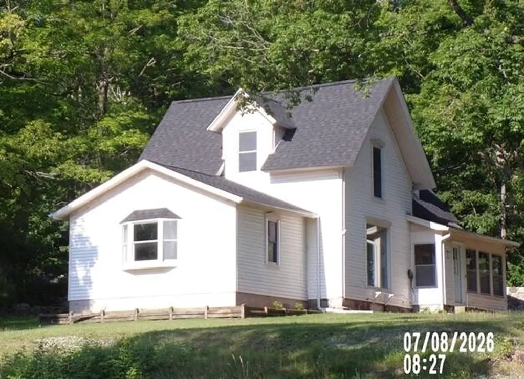 305 W Pine Street Big Rapids City MI 49307